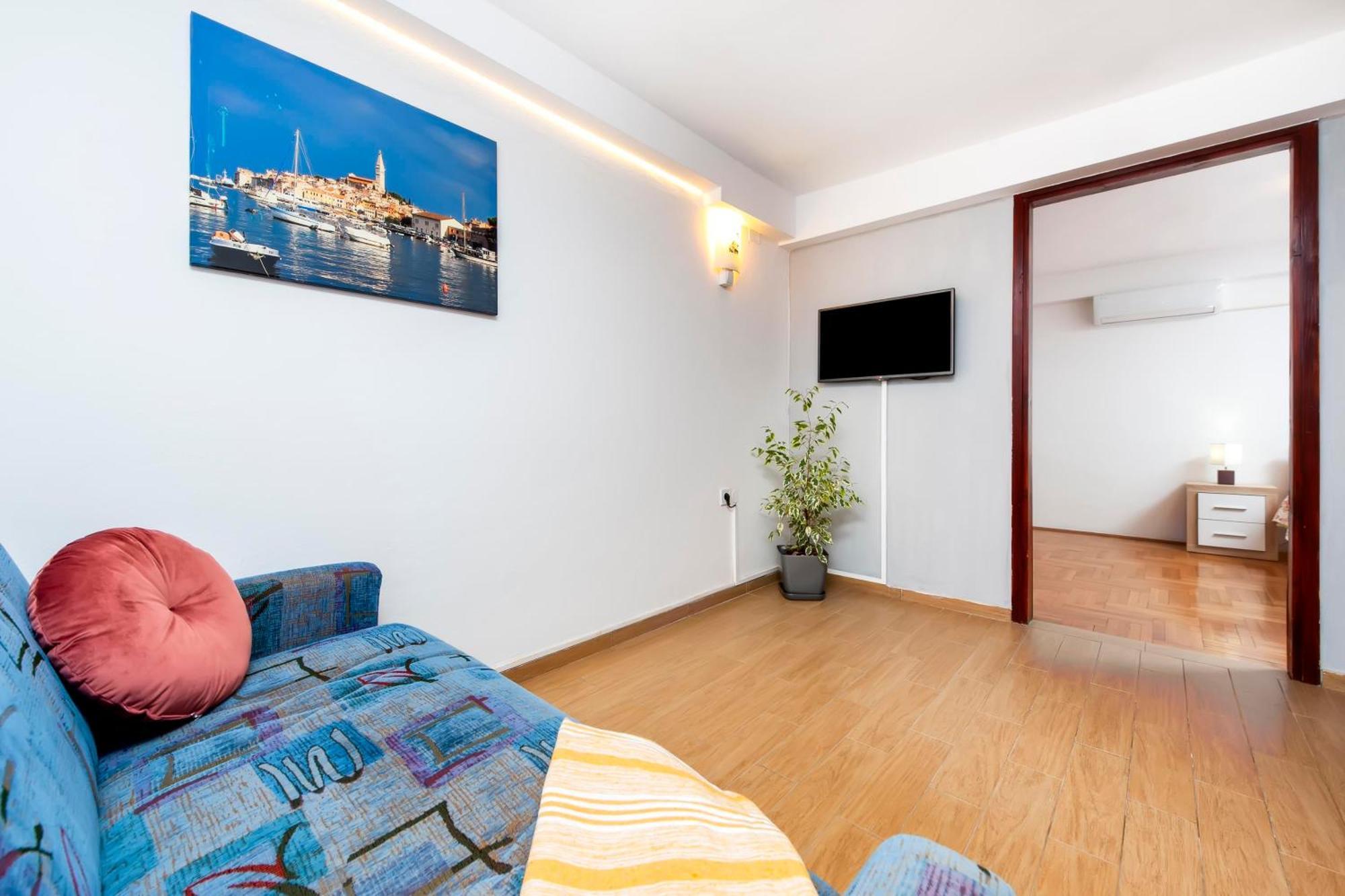 Apartments And Room Silvana Rovinj Exterior foto