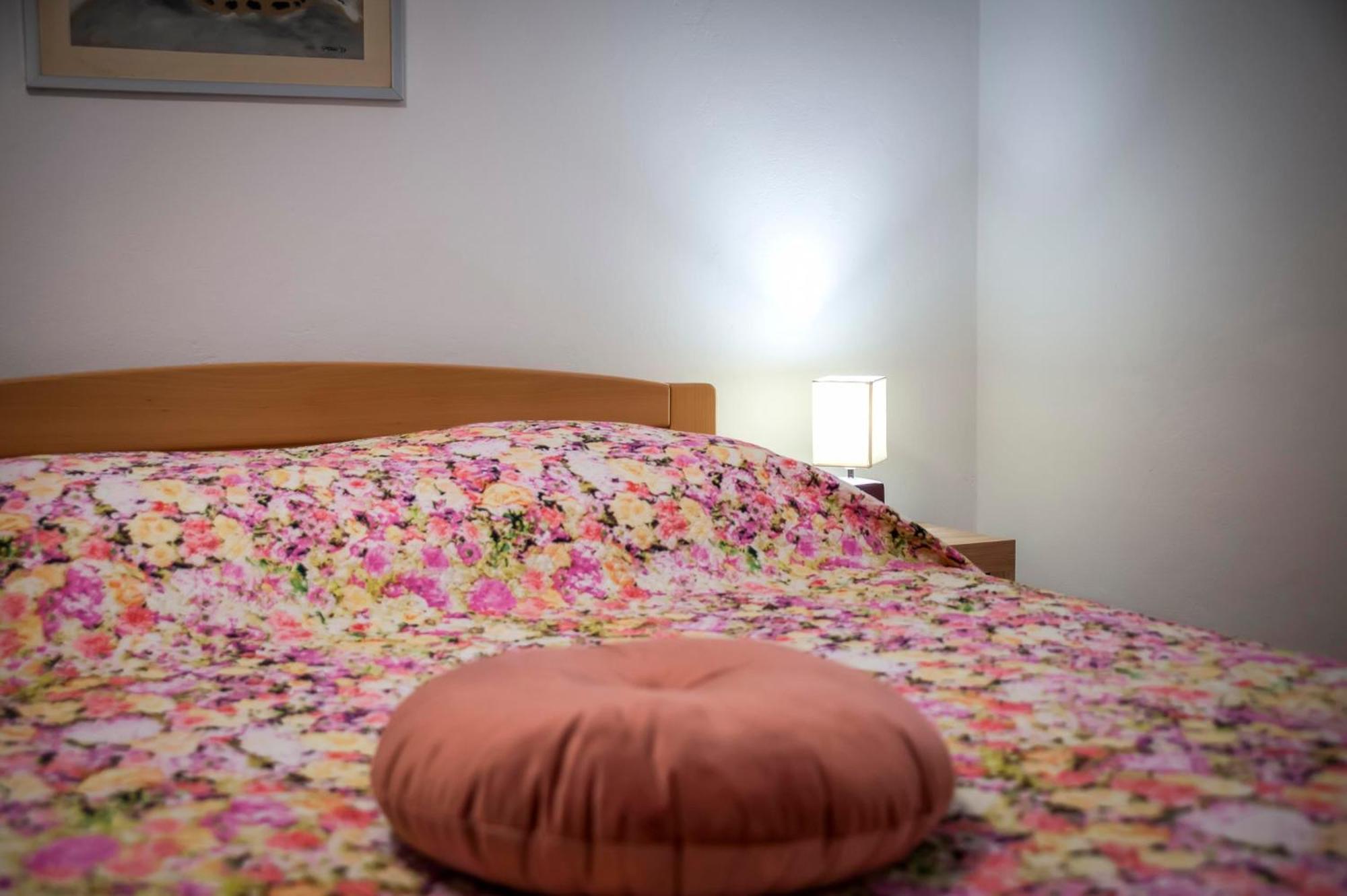 Apartments And Room Silvana Rovinj Exterior foto