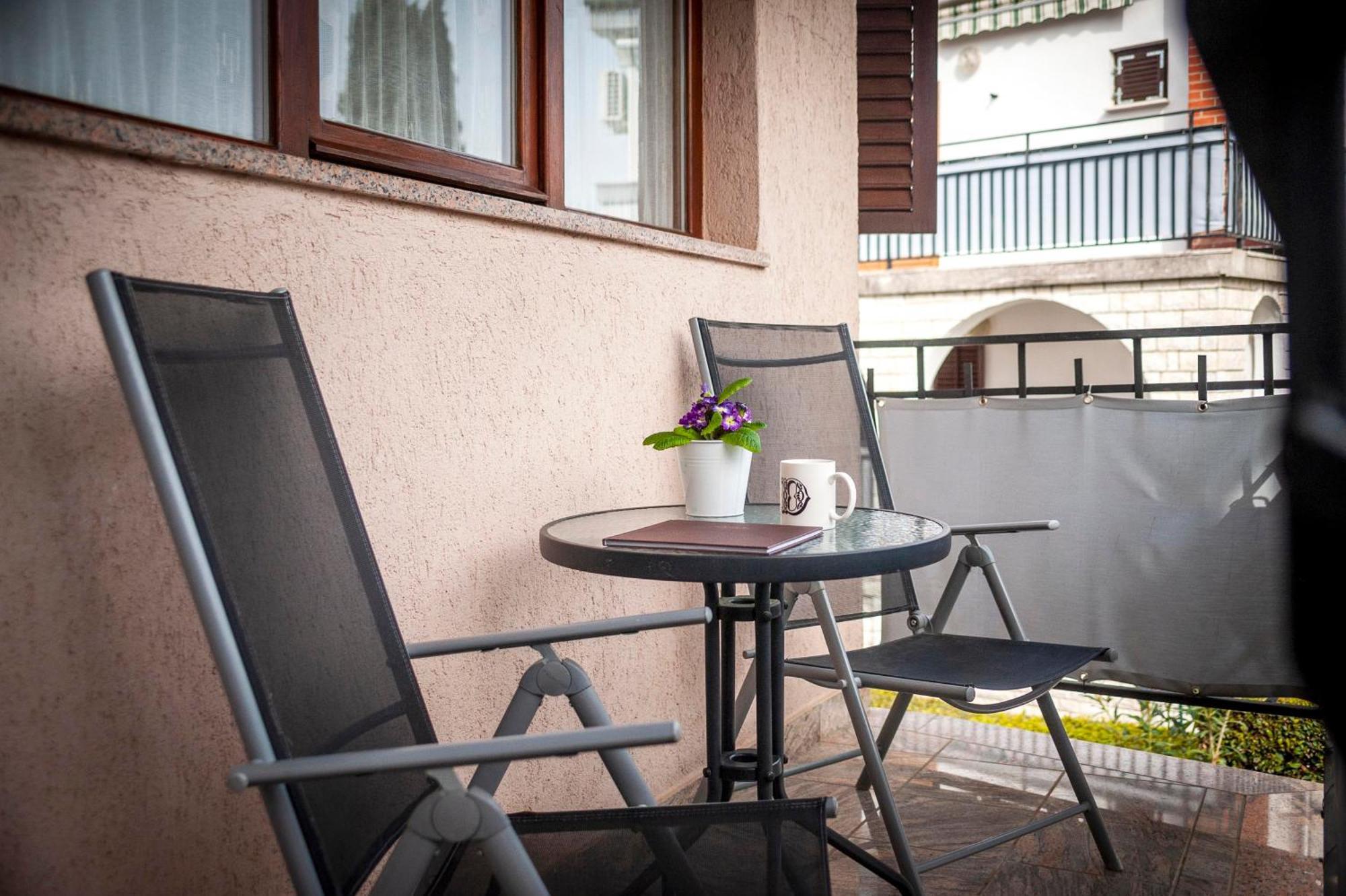 Apartments And Room Silvana Rovinj Exterior foto